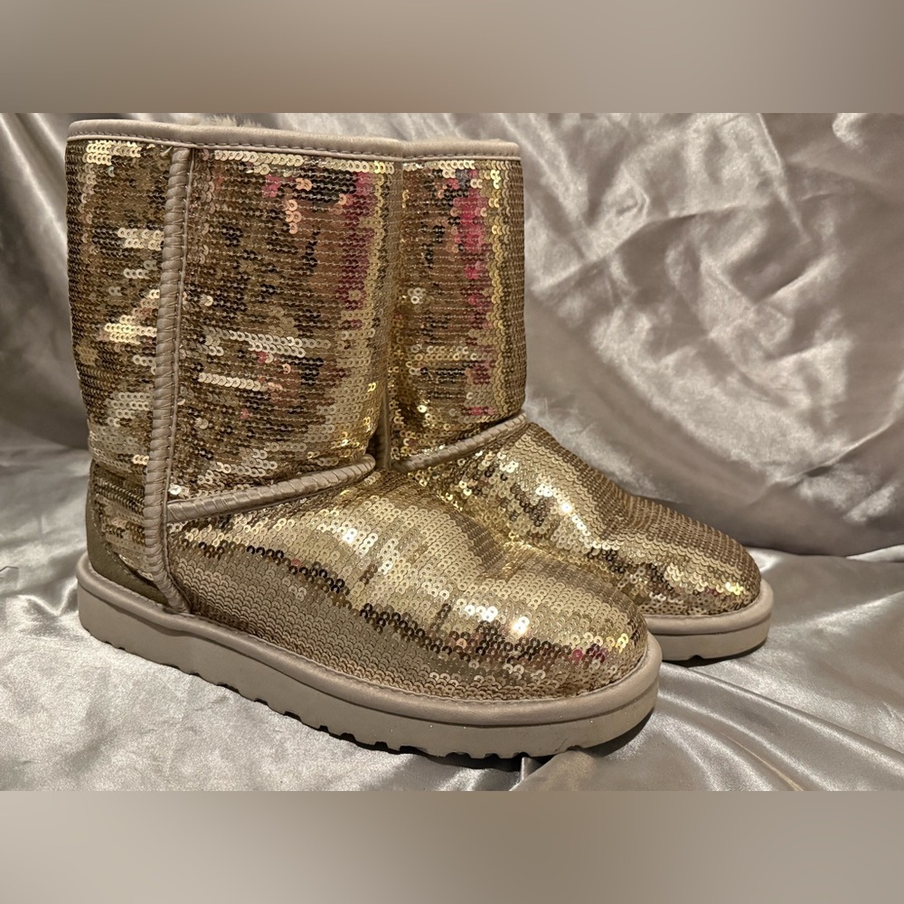UGG Classic Short Sequin Boots Size 7